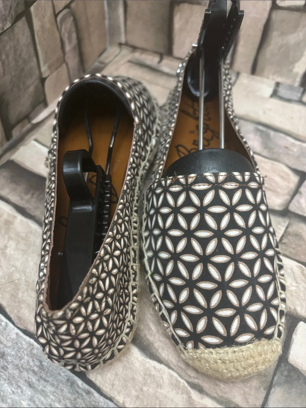 Brighton Rattan black and tan geometric floral print espadrilles